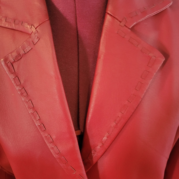 Gorgeous red leather jacket in medium, excellent condition - Picture 9 of 9